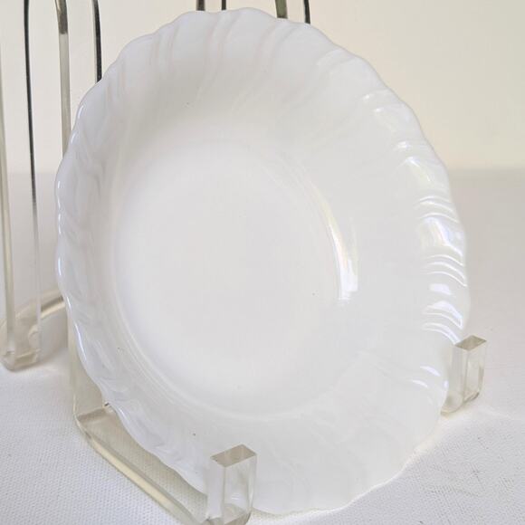 Vintage 1950s CorningWare Milk Glass Bowls – White Opalescent Swirl Princess - Picture 4 of 8